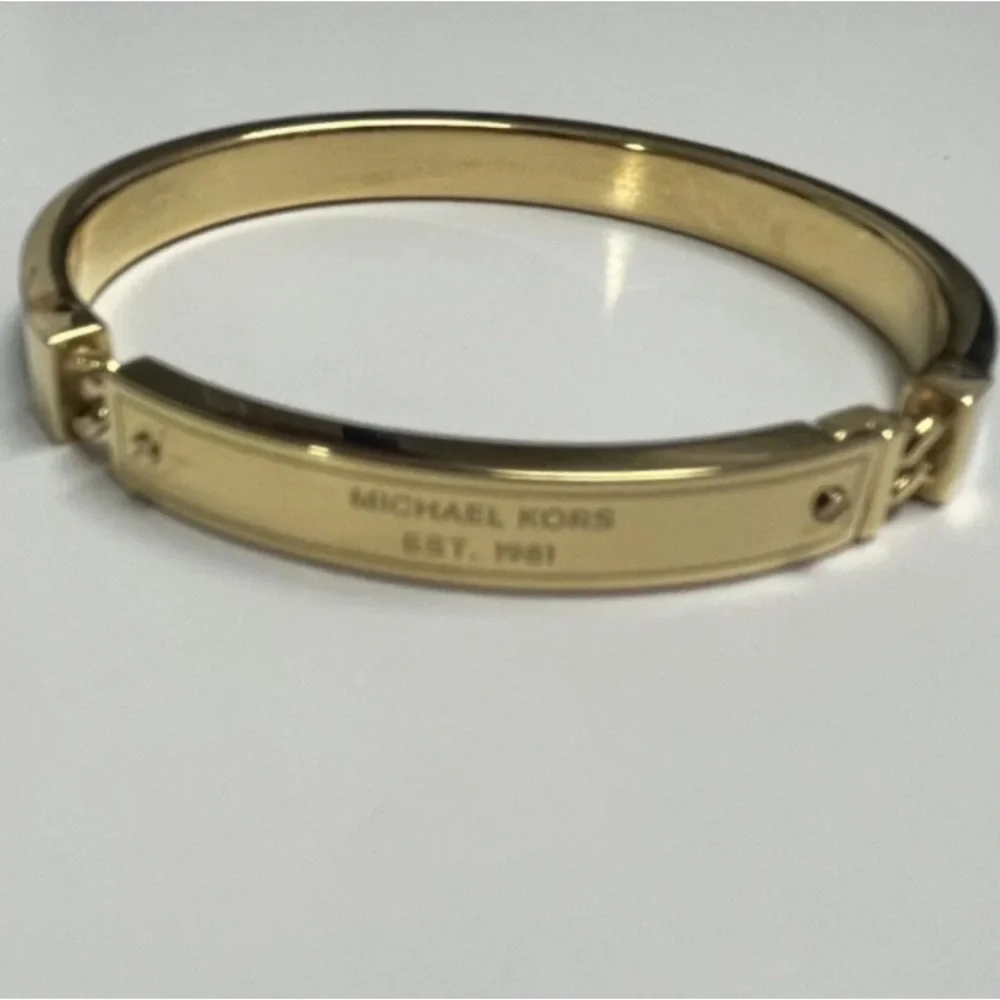 Stunningly pretty Michael Kors bracelets. - Picture 5 of 15